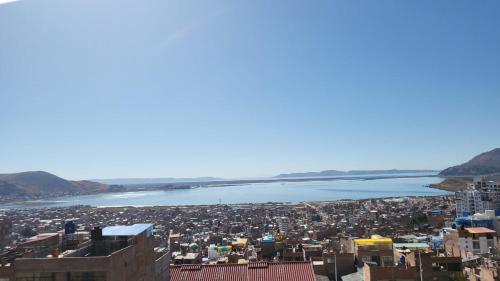 REFUGIO PANORAMICO EN PUNO 3 Niveles con Vista al Lago Titicaca y la Ciudad