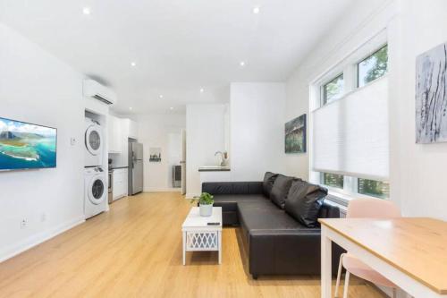 Cozy 1 Bedroom near Downtown Toronto