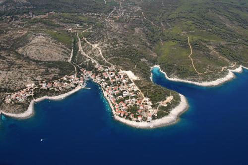 Apartments by the sea Zavalatica, Korcula - 9274