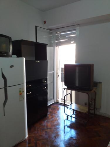 One-Bedroom Apartment image 5
