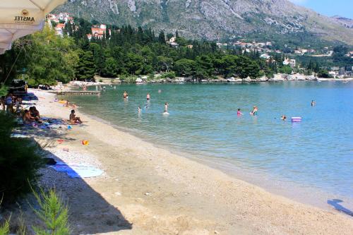  Apartments with a parking space Srebreno, Dubrovnik - 13549 in Mlini