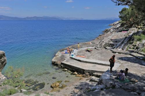  Apartments with WiFi Trpanj, Peljesac - 13664 in Trpanj