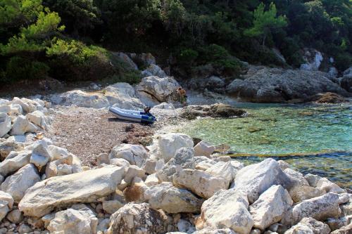 Rooms with WiFi Lastovo - 14990 - image 14