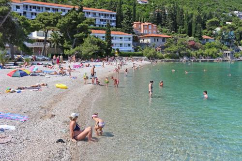  Apartments by the sea Trpanj, Peljesac - 16004 in Trpanj