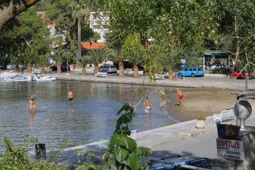  Apartments by the sea Lumbarda, Korcula - 4413 in Lumbarda