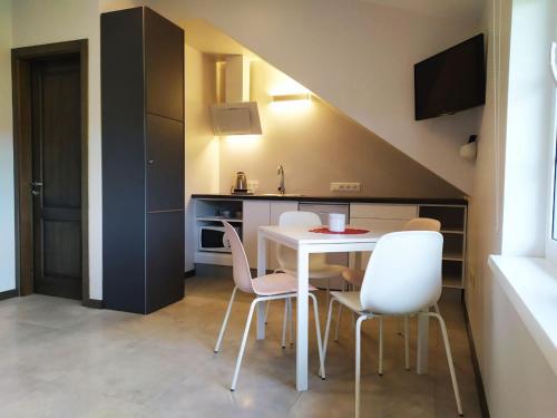 2 bedrooms, 4 beds