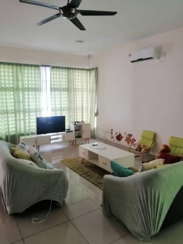 Cozy Homestay Desaru Vacation Bungalow - 10 pax — Hotel in Desaru