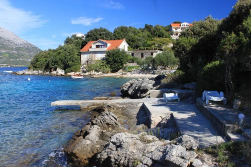 Apartments by the sea Tri Zala Korcula - 4334 - main image