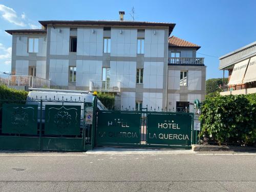 Hotel La Quercia - image 11