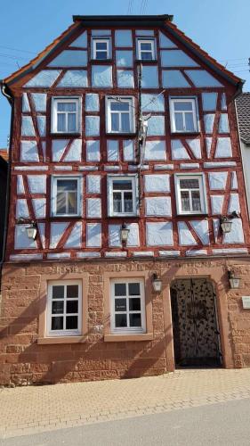 Brunnenputzer Pension Restaurant - Külsheim