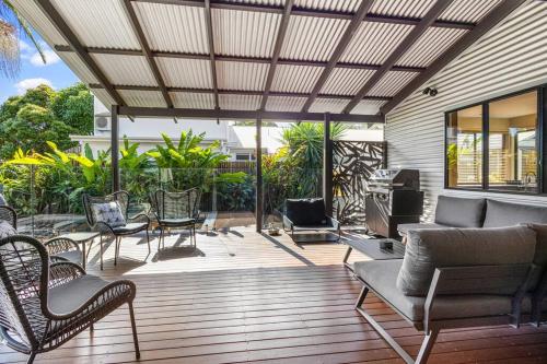 Mudjimba Escape-pet friendly, luxury villa w/ pool