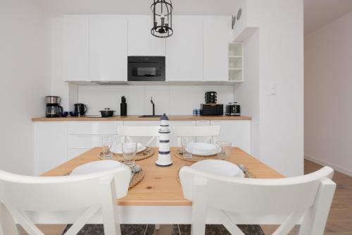 One-Bedroom Apartment image 4