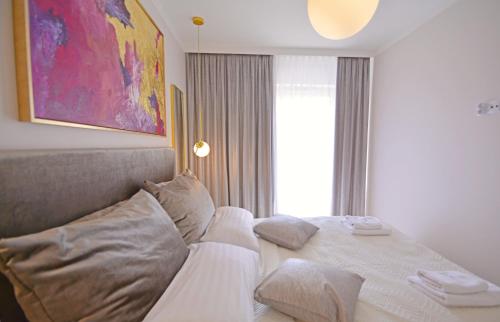 One-Bedroom Apartment image 8