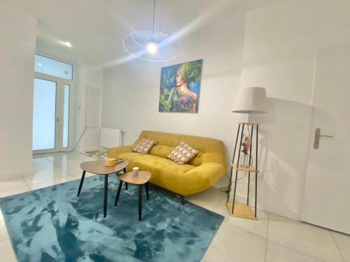 Appartement Floral centre confort et spacieux Netflix et wifi gratuit - Location saisonnière - Saint-Étienne