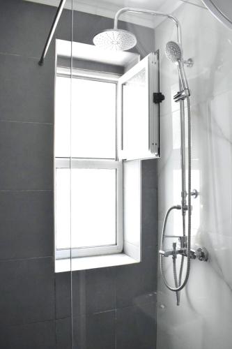Central apartment fully equipped - image 5