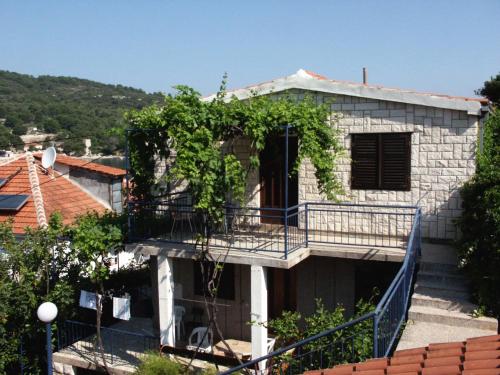  Apartments by the sea Stomorska, Solta - 782 in Stomorska