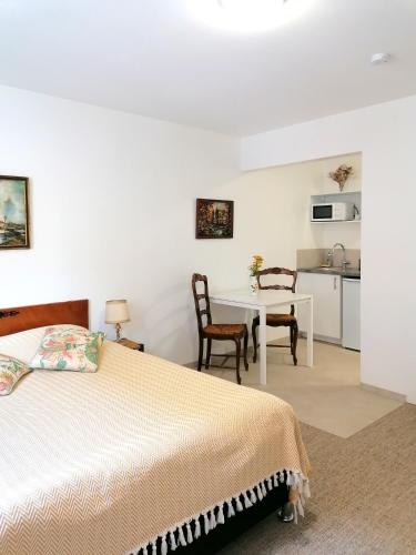 1 double bed