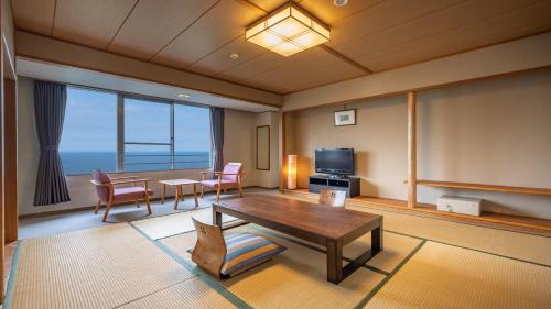 Japanese-style Room with 8 Tatami (MAX 4 Adults)