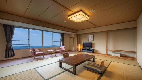 Japanese-style Room with 10 Tatami (MAX 5 Adults)