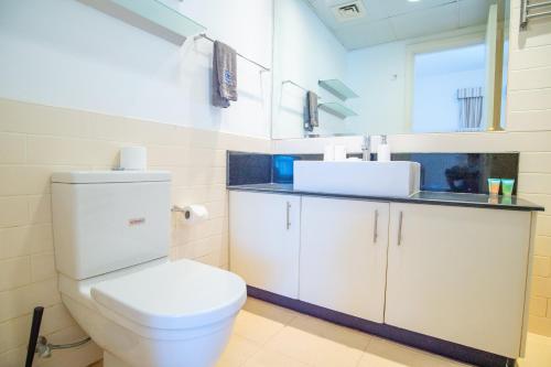 Luxury Escapes - Spacious 2BR Apt in the heart of Dubai Marina- Yacht Bay, Dubaï (photo 10)