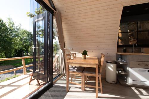 Pod huisje met hottub in Dokkum binnen de Bolwerken