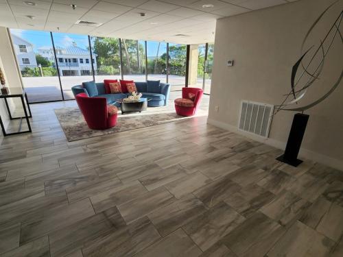 Sunset Beach oasis: Modern beach style on the sand secondary
