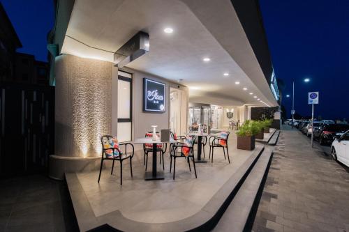 Pubi/sohvabaar, Grand Hotel Faraglioni in Aci Trezza