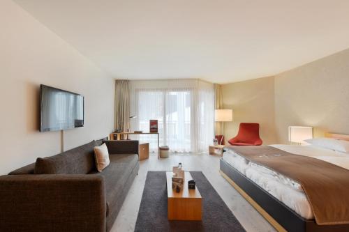 room detail thumbnail 1