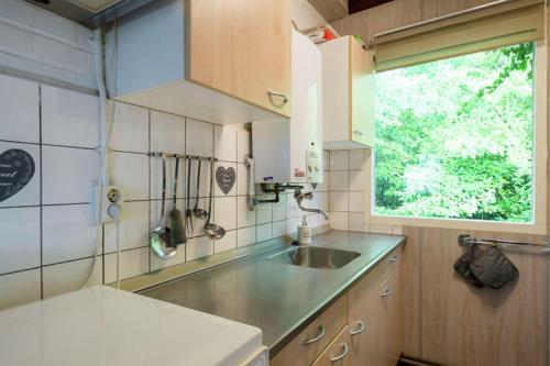 Kitchen, Vrijstaande bungalow bij het bos in het Vechtdal in Buurtschap Stegerveld