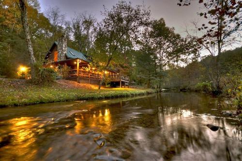 Whisper Creek Lodge in Blue Ridge, USA