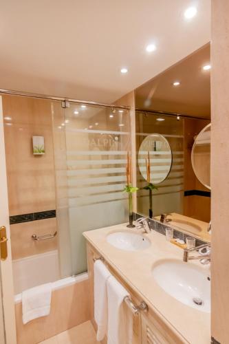 Guadalpin Suites - image 12