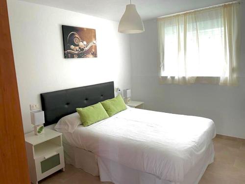 APARTAMENTO PLAYA DE ESTORDE 3