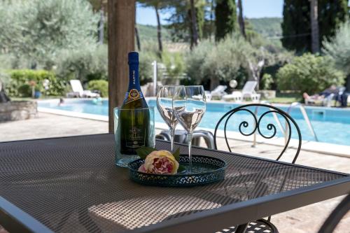  GuestHost - Dolce Far Niente Apartment with pool & parking in Passignano sul Trasimeno