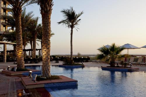 YAS PLAZA BAY by IHG - Swimming pool