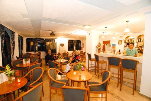 kawasan lounge/TV kongsi, Aegeon Hotel - Adults Only in Kos Island