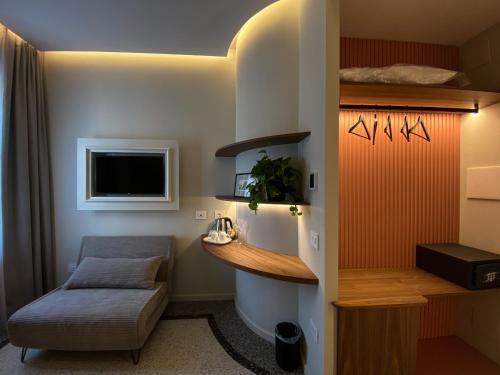 Standard Double Room image 4