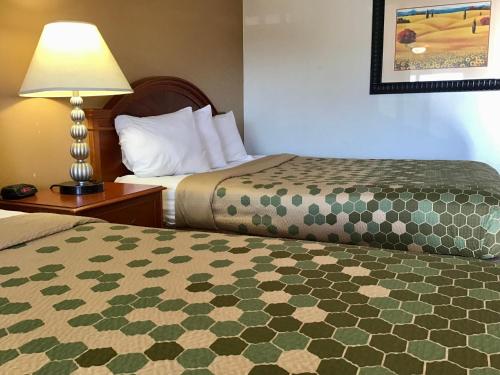 Rodeway Inn - image 7