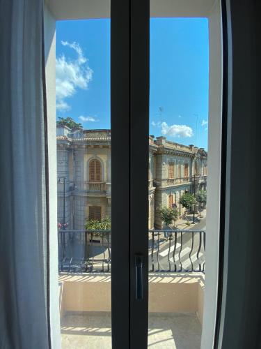 Double Room with Balcony image 4