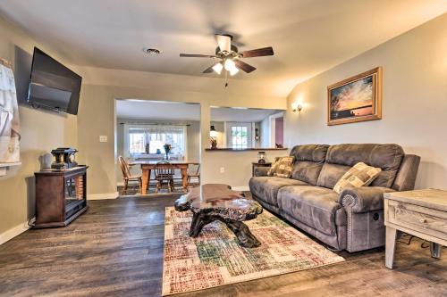 Lakeside Lodi Hideaway with Dock and Nearby Parks in Lodi, USA