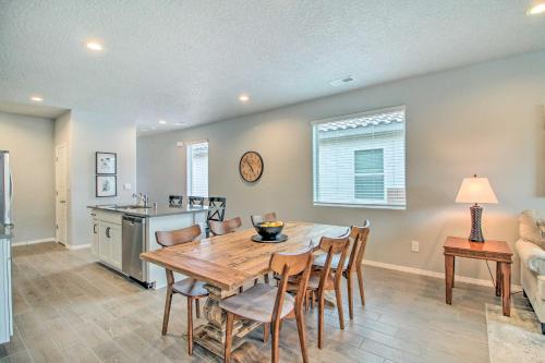 Family-Friendly Rio Rancho Home Near Old Town in Rio Rancho, USA