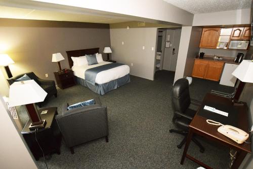 Lakeland Inn Hotel in 冷湖