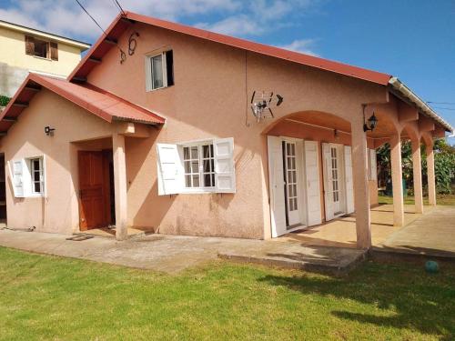 Maison de 4 chambres avec vue sur la mer jardin clos et wifi a Saint Leu - Location saisonnière - Saint-Leu