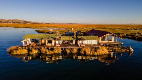 UROS TITICACA LODGE Puno Peru