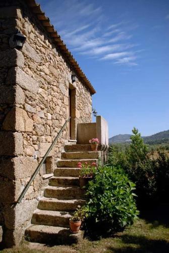  Agro-Turismo - Quinta do Pinheiro in Cavadoude