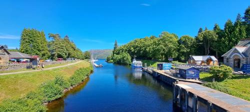 Stylish Garden Flat Near Loch Ness - Perfect Nessie Stopover