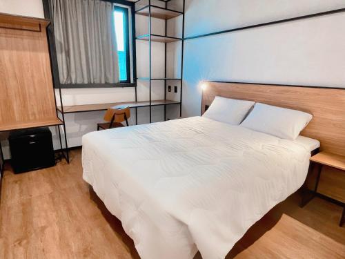 Standard Double Room - Disability Access image 4