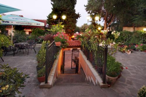 Hotel Alafrangite - image 6