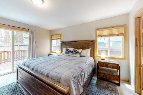 Peregrine Palace in Big Bear Lake, USA