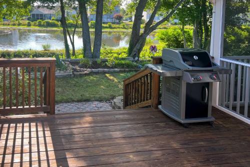 Lovely Ocean View Retreat, 3 Mi to Bethany Beach!