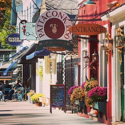 The Millhouse Downtown Chester in Chester, USA
